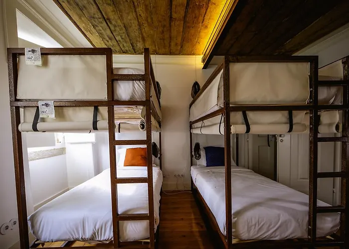 De Pedra E Sal & * Σετούμπαλ